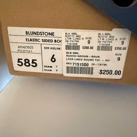 Blundstone Dark Brown Chelsea Leather Ankle Boots - Picture 2 of 2